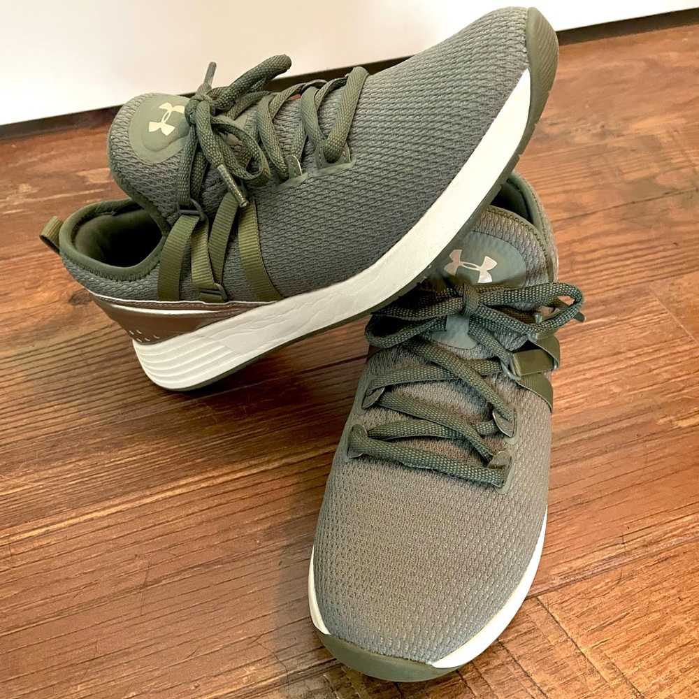 Under Armour Sneakers - Breathe lace - size 8.5 - green